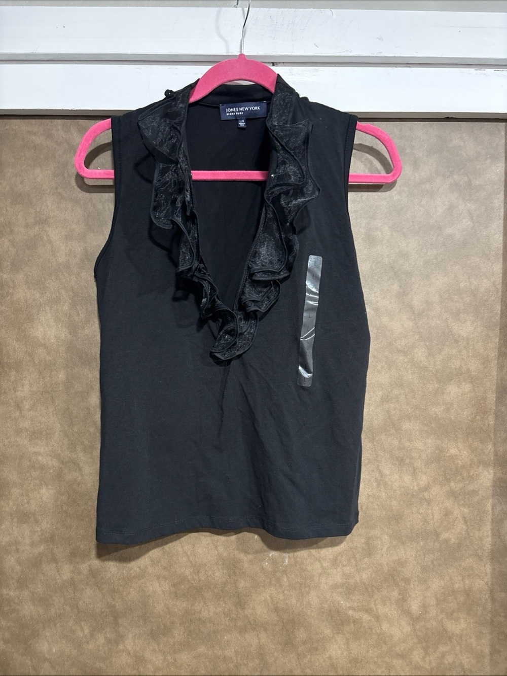 Jones New York Black Sleeveless Ruffle V-Neck Camisole